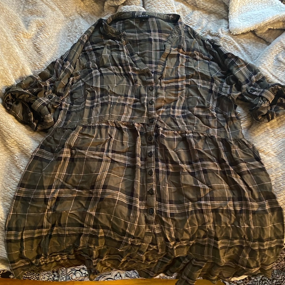 Hi-Low plaid shirt